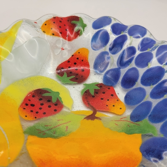 Decorative Fused Glass Dish. Fruit design. - Picture 2 of 6